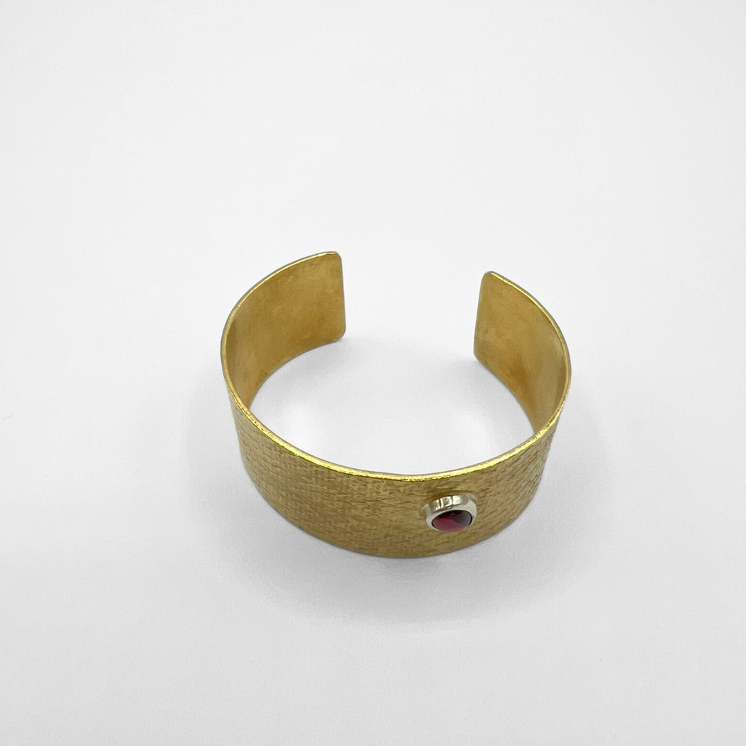 REPTILIA MEDIUM CUFF · VERMEIL AND NATURAL GEMSTONES