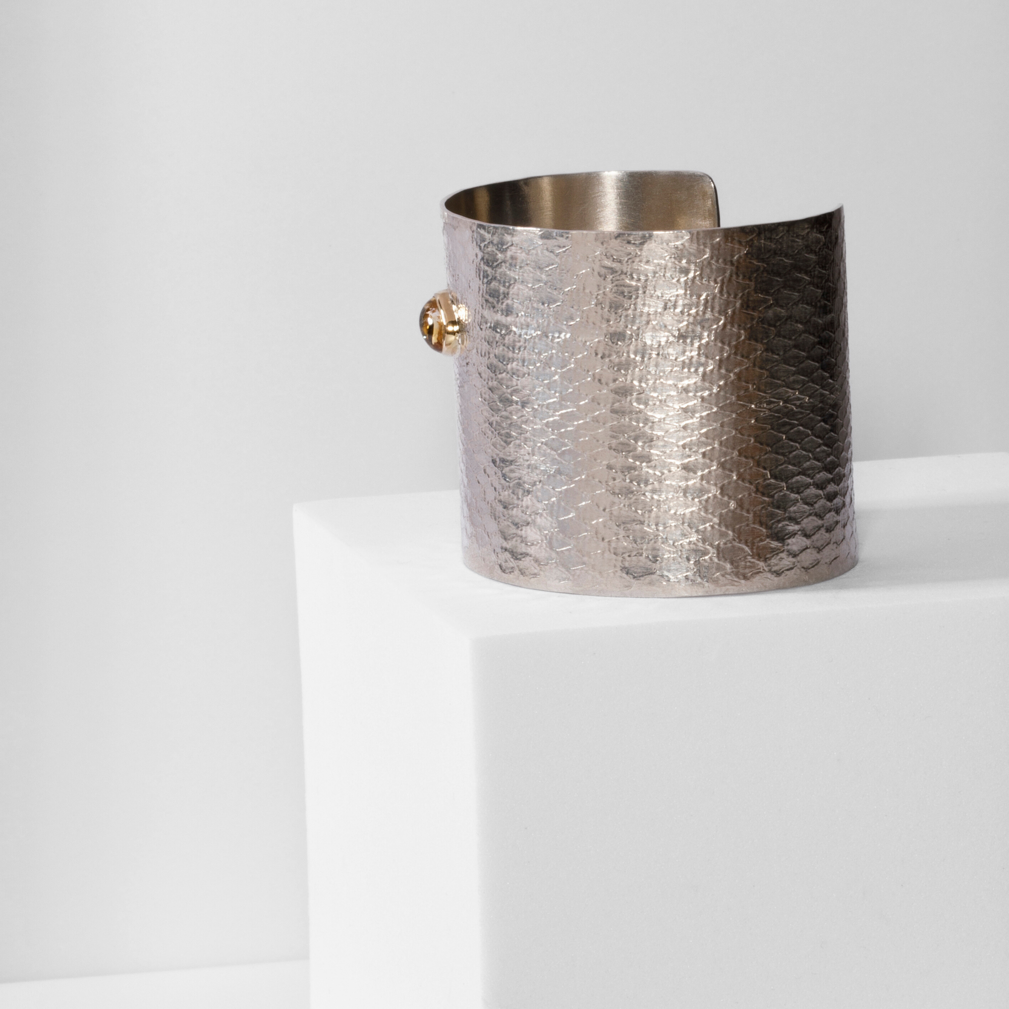 REPTILIA MAXIMA CUFF · SILVER AND NATURAL GEMSTONES