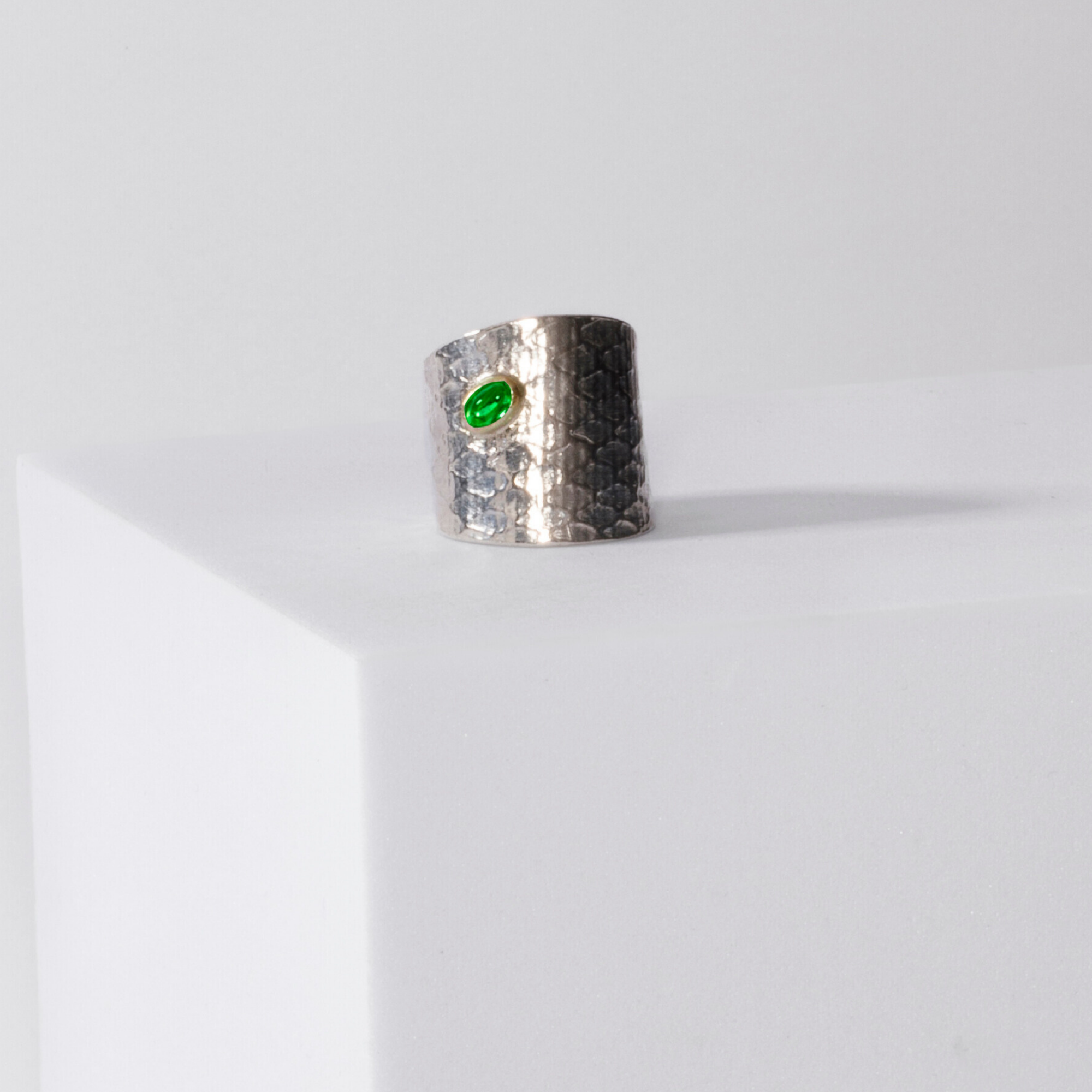 REPTILIA RING · SILVER AND NATURAL STONES