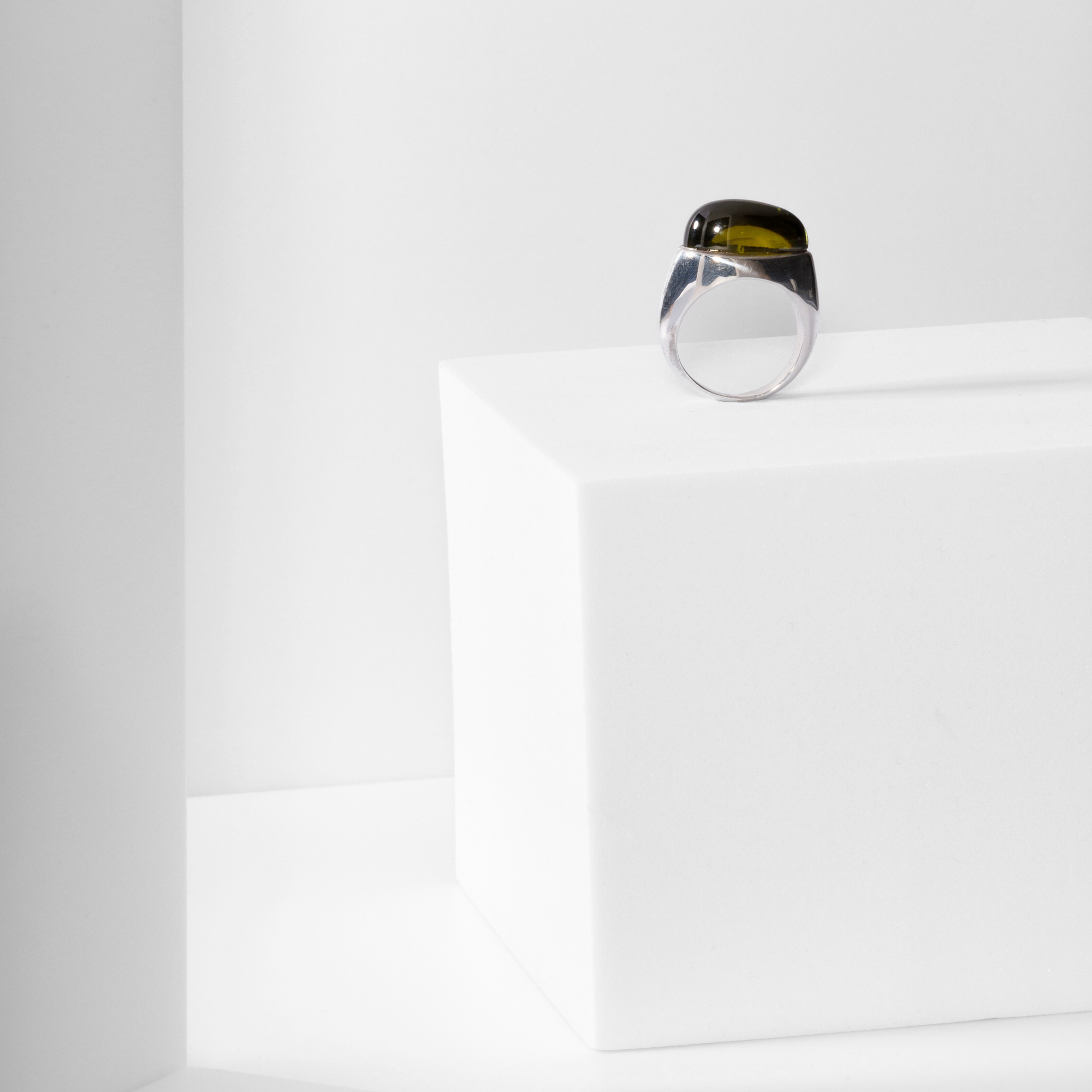 Core Ring in recycled sterling silver with natural stone, Carlota Guardia Jewelry, side view.