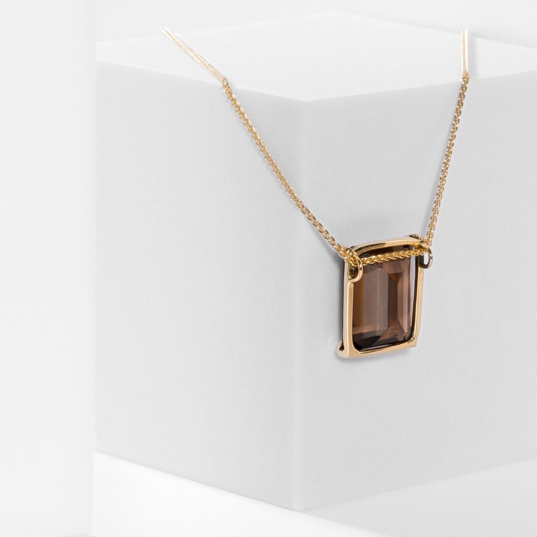 Nova Medium gold necklace with natural gemstone from the GEMPOWER collection by Carlota Guardia
