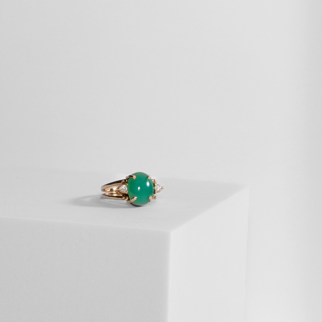 Kinetic ring in gold with diamond and gemstone by Carlota Guardia