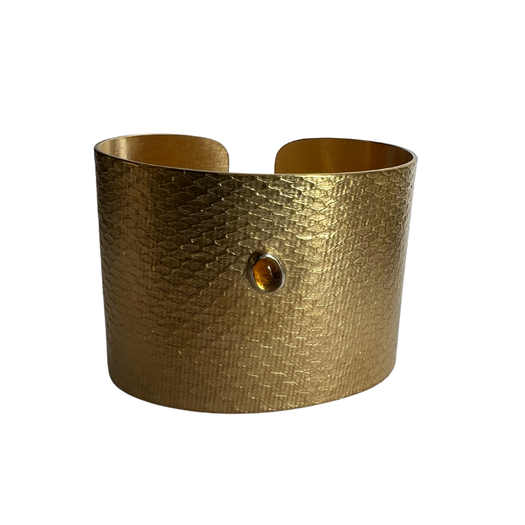Reptilia Maxima vermeil cuff with citrine cabochon, straight front view.